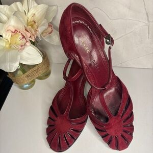 Marc Jacobs Wine Suede T-Strap Heels - Size 8M